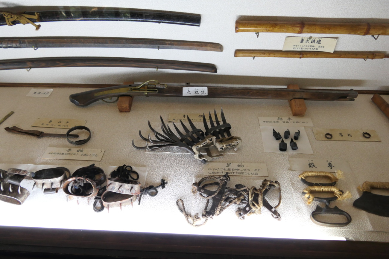 戸隠民俗館・戸隠流忍法資料館の忍具展示