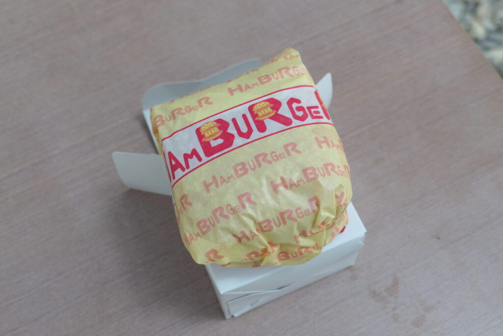 長野市豊野町 空にカラフル 自動販売機