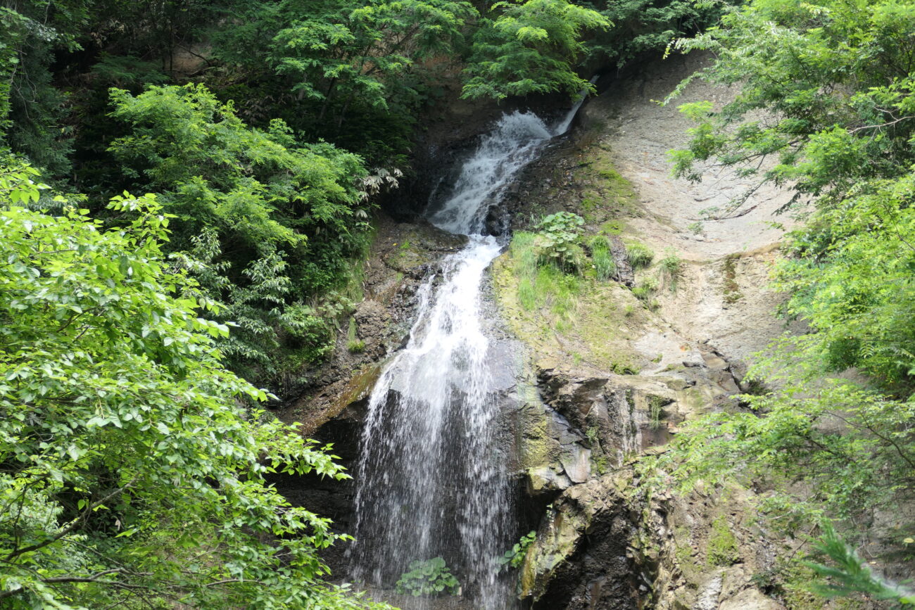 信州の滝おすすめ選に使用した隠滝不動尊の写真