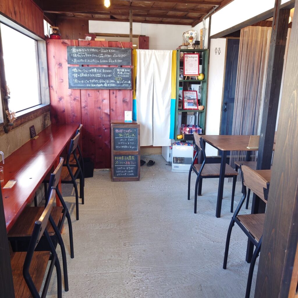 長野市 ジビエ食堂 イノシカ店内