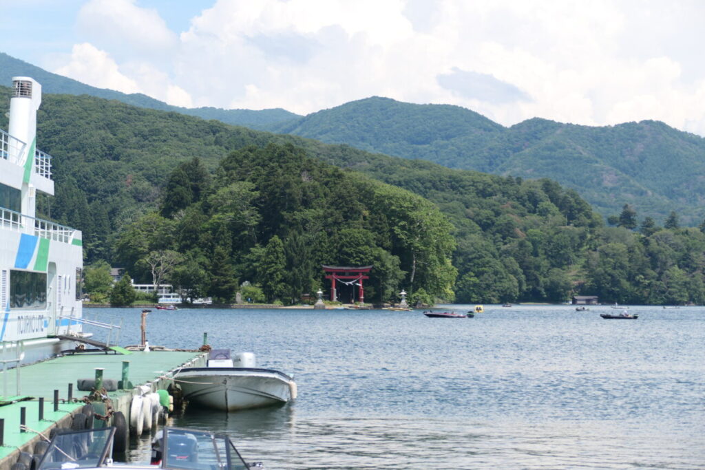 長野県信濃町 野尻湖 観光遊覧船乗り場