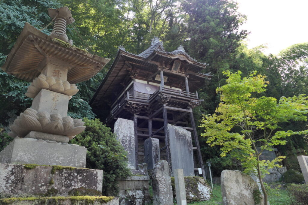長野県上田市 別所温泉 北向観音 薬師堂