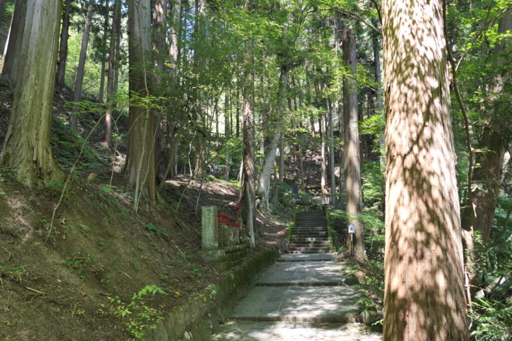 長野県上田市 安楽寺 境内