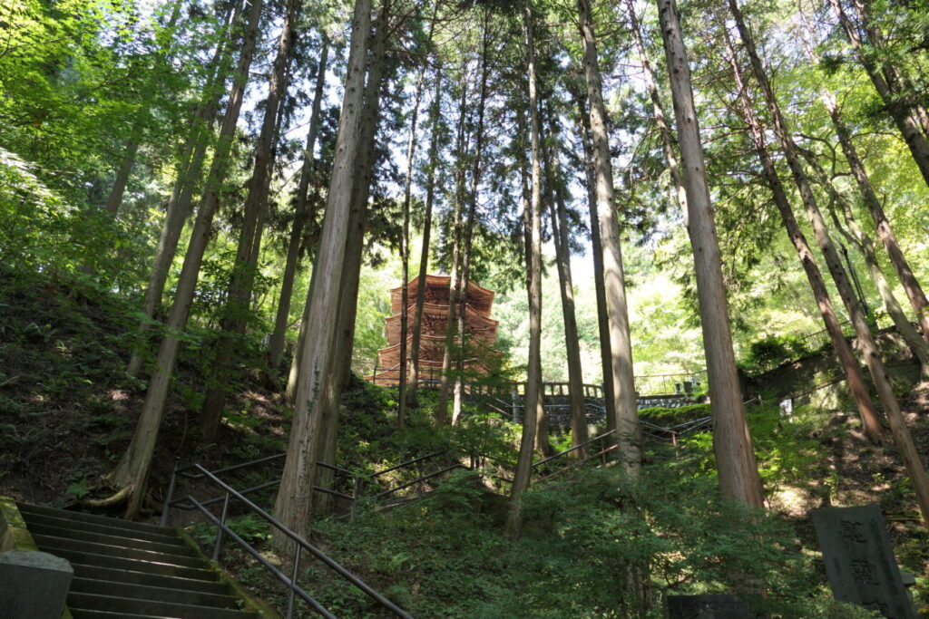 長野県上田市 安楽寺の国宝八角三重塔(日本唯一の八角塔)