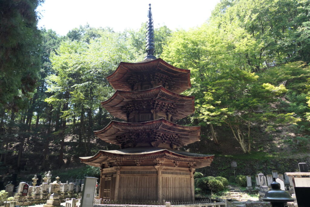 長野県上田市 別所温泉 安楽寺 八角三重塔