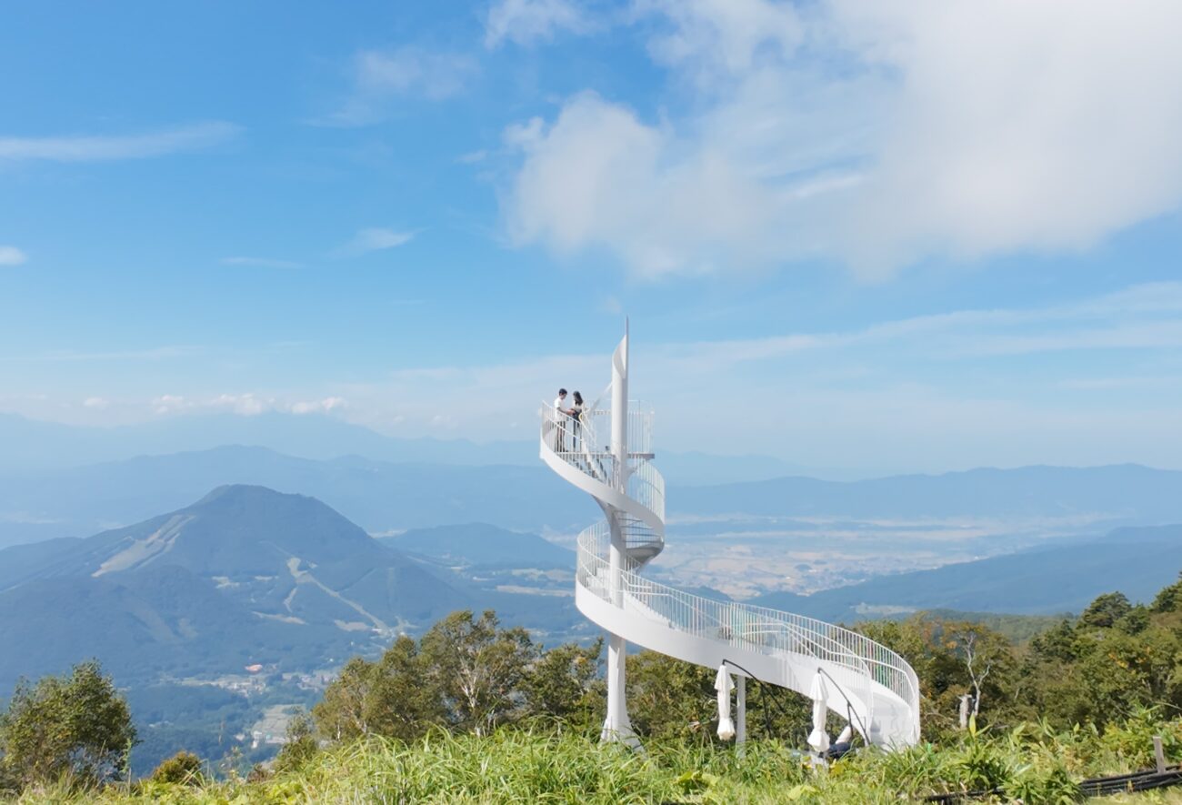 竜王マウンテンリゾート ソラテラス　SORAへ登る螺旋階段