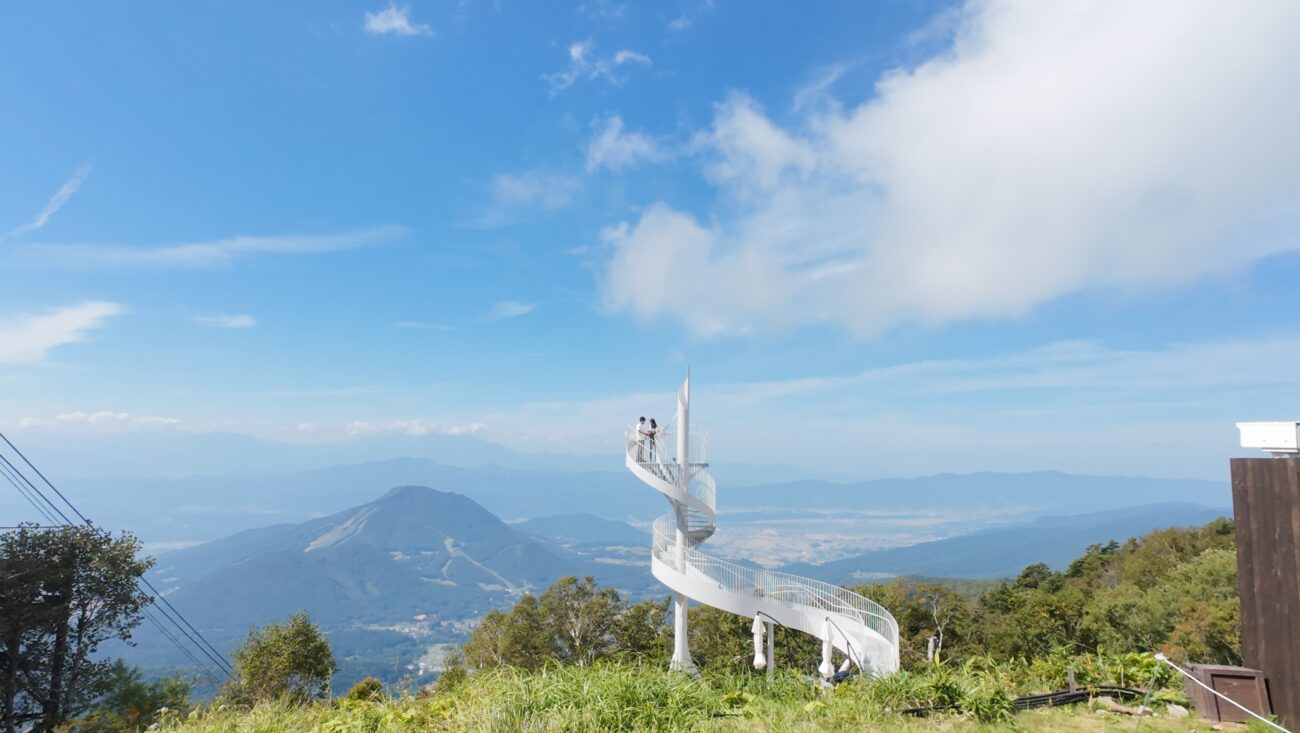 竜王マウンテンリゾート ソラテラス　SORAへ登る螺旋階段