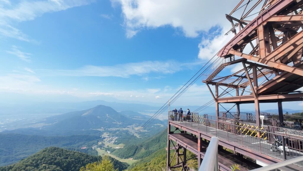 竜王マウンテンリゾート ソラテラスの頂上からの景色
