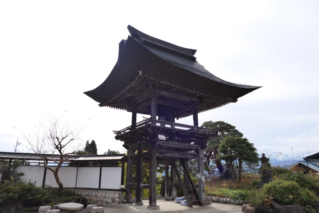 小川村 高山寺 梵鐘と鐘楼