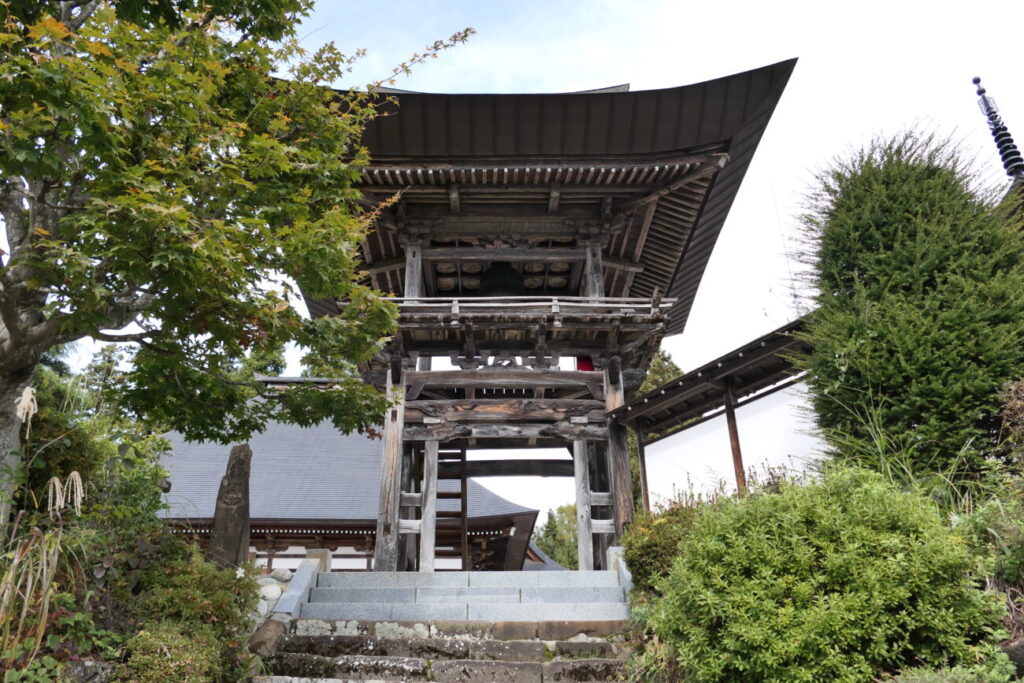 小川村 高山寺 梵鐘と鐘楼