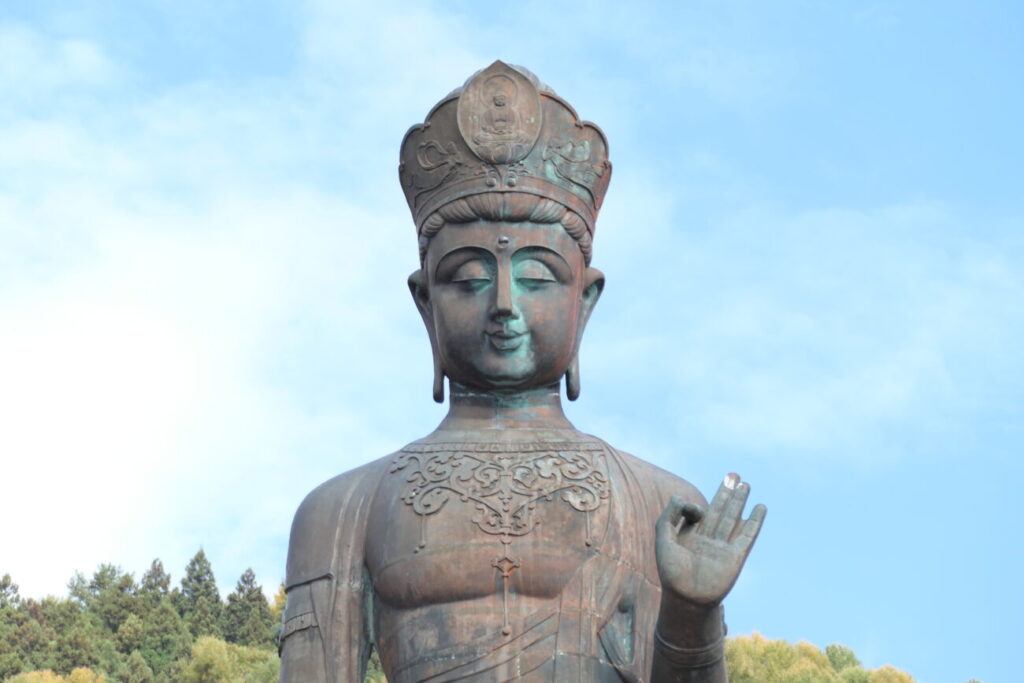 山ノ内町 平和観音のアップ