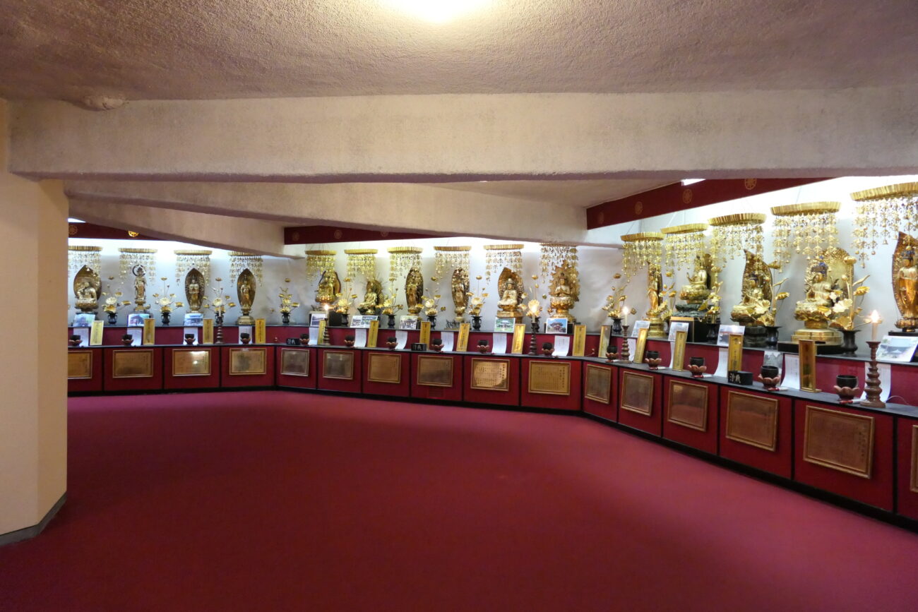 長野 世界平和聖観世音菩薩(平和観音) 大悲殿