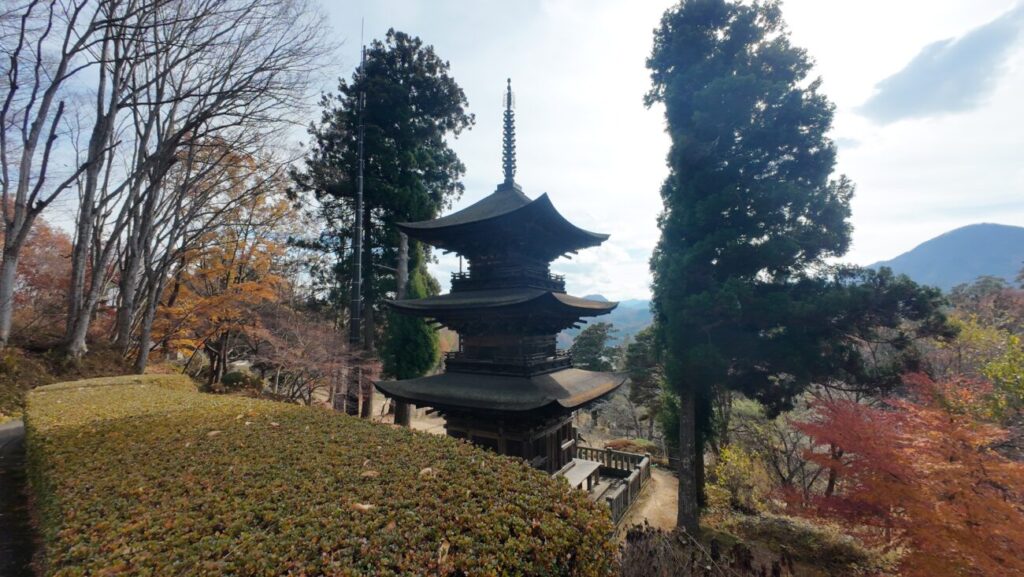 青木村 大法寺 国宝 三重塔
