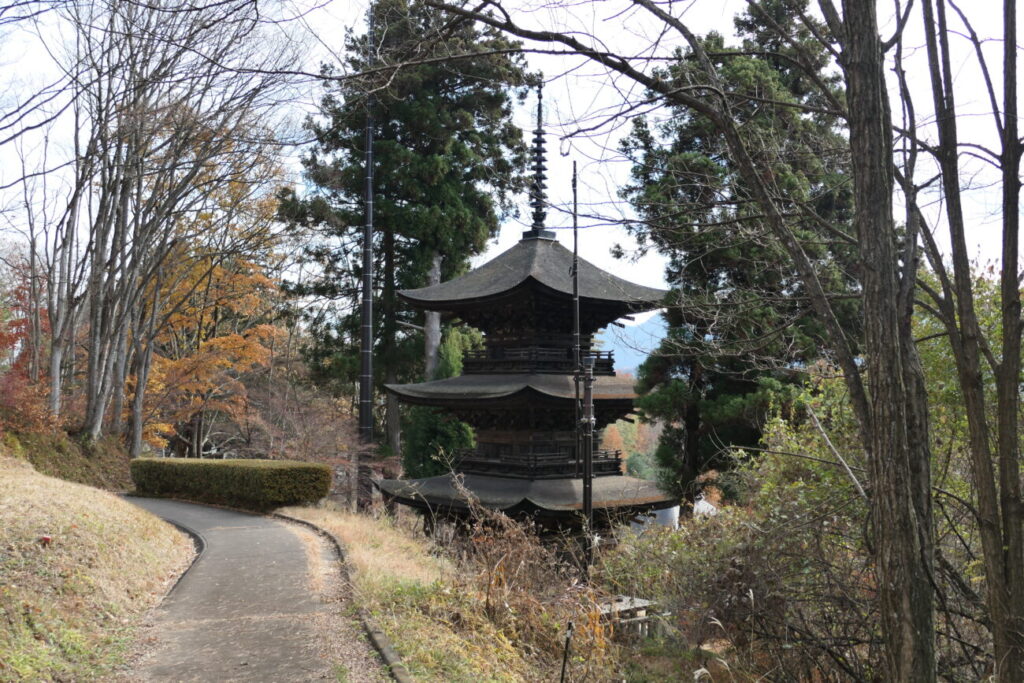 青木村 大法寺 国宝 三重塔
