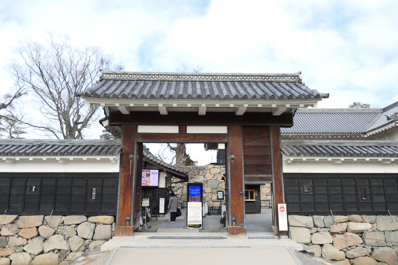 松本城 天守チケット売り場受付