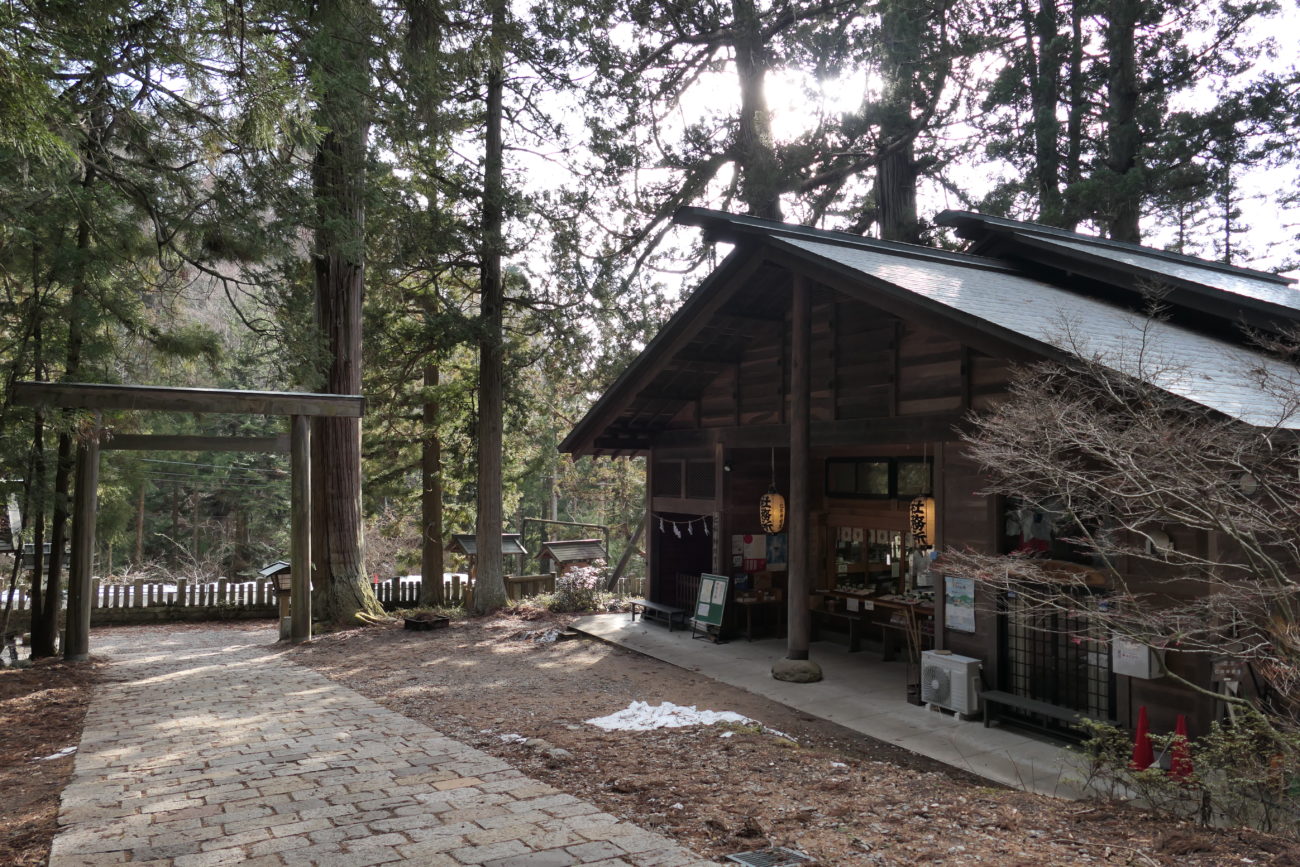 大町市 仁科神明宮の社務所