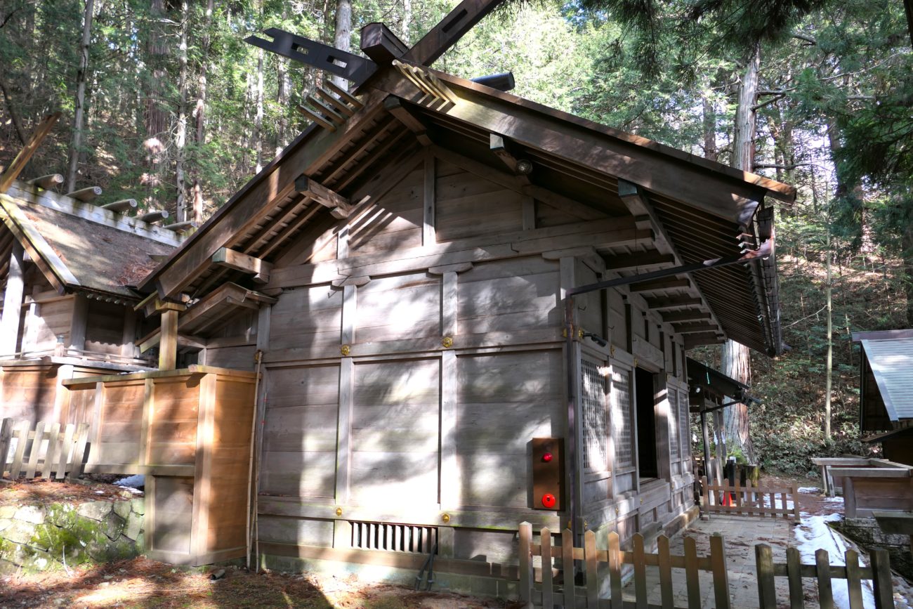 大町市 仁科神明宮の拝殿