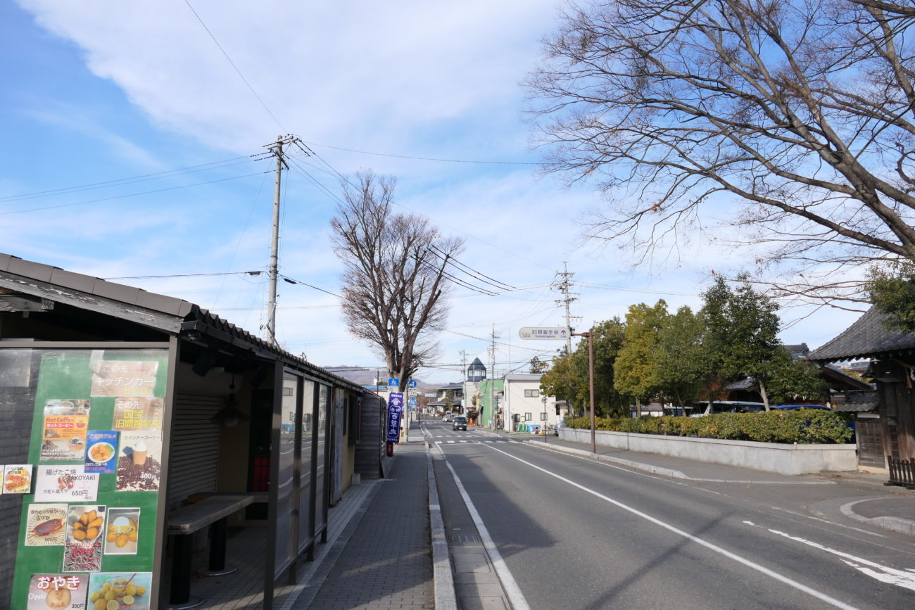 旧開智学校へ行く道