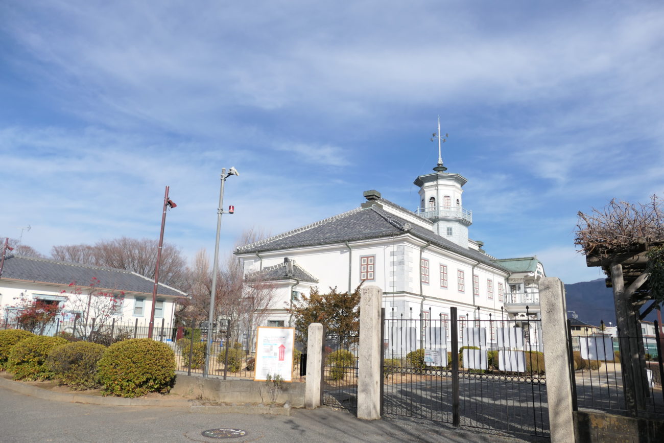 旧開智学校の正面外観