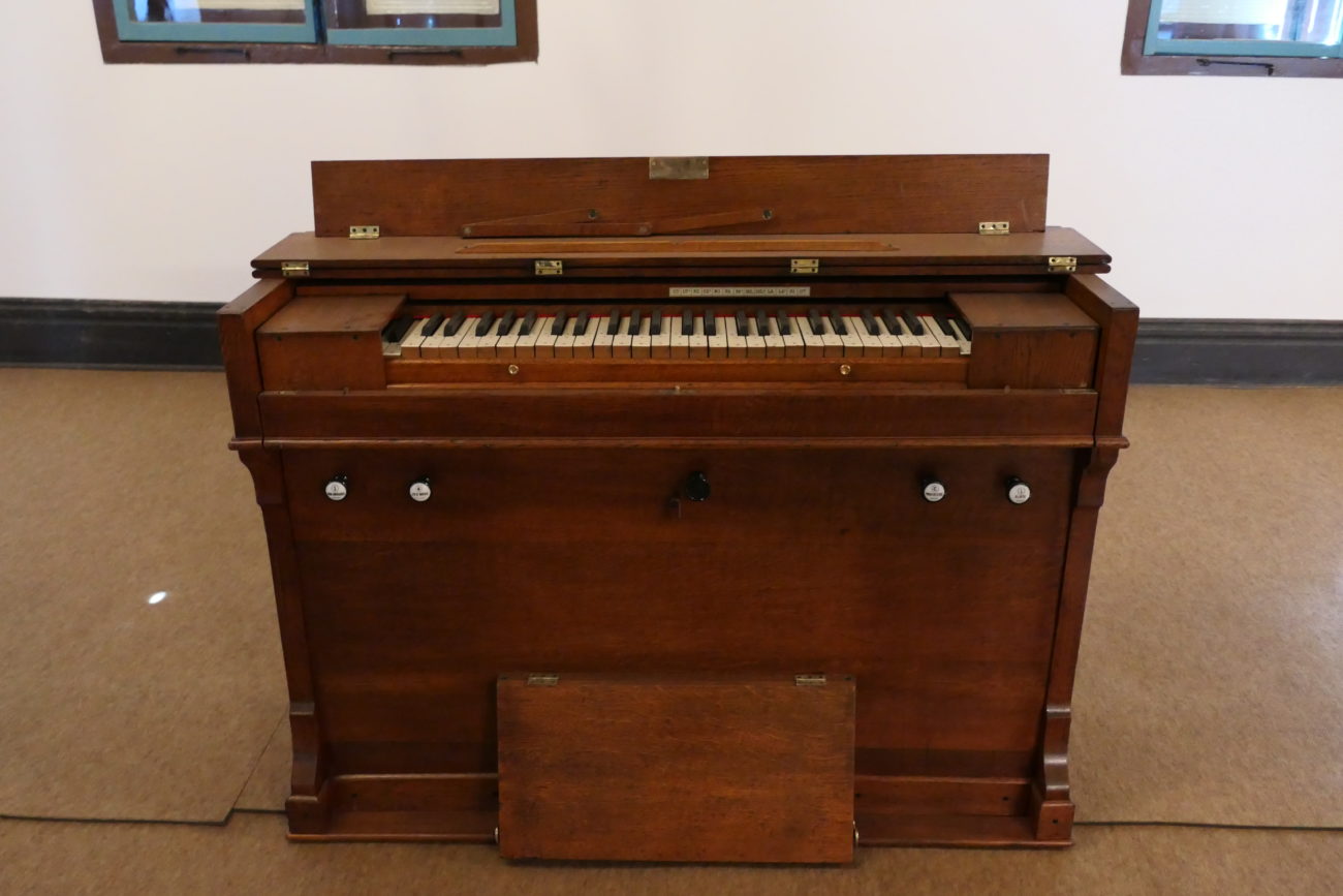 旧開智学校　ハルモニウムオルガン