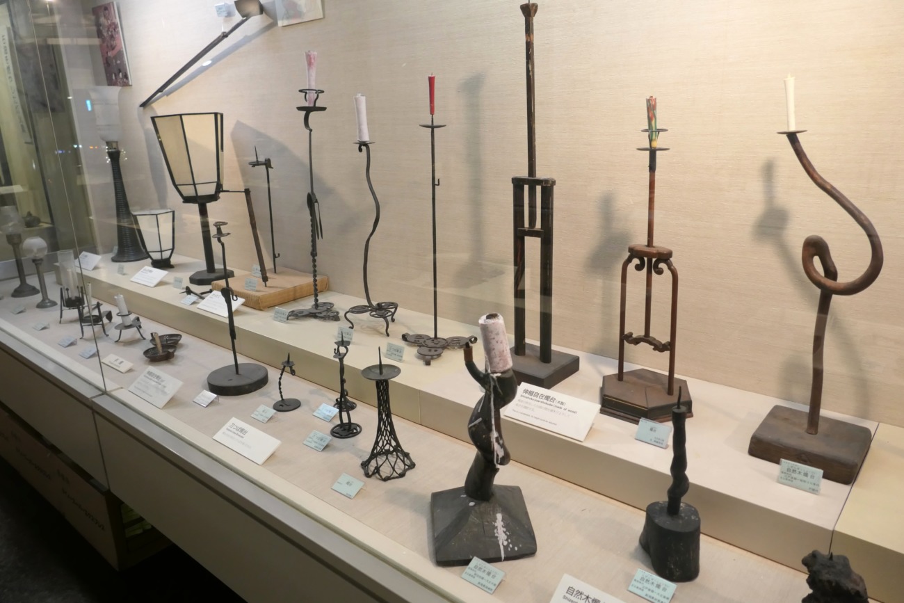 日本のあかり博物館のろうそく台