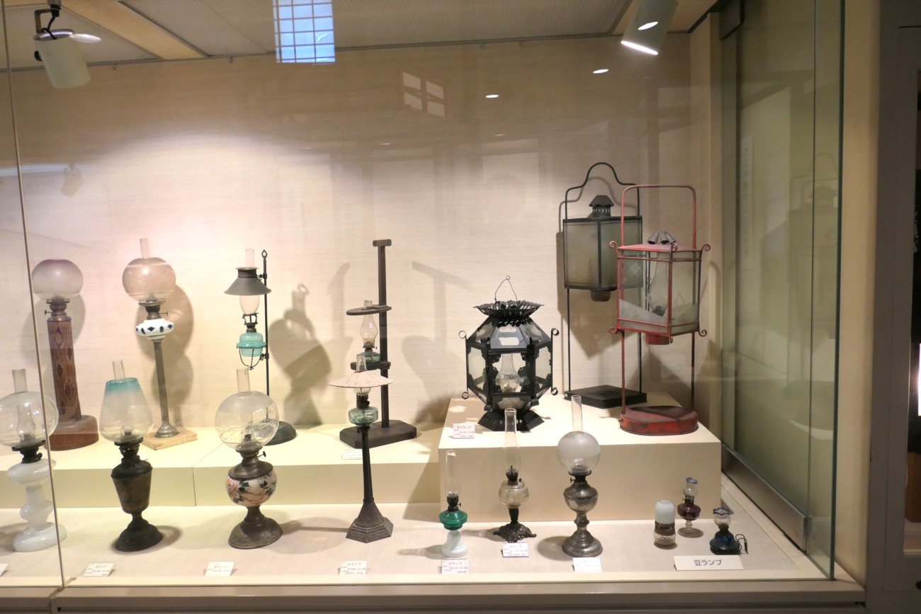 日本のあかり博物館のランプ