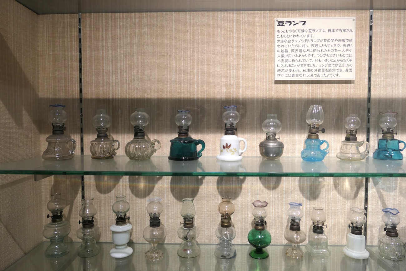 日本のあかり博物館2階ランプ